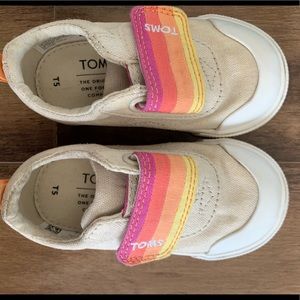 Toms 5T rainbow sneaker